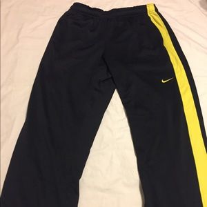 Men’s Nike therma fit sweatpants size XL